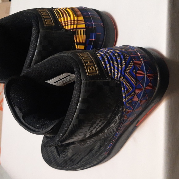 Retro Nike BHM - Picture 2 of 3